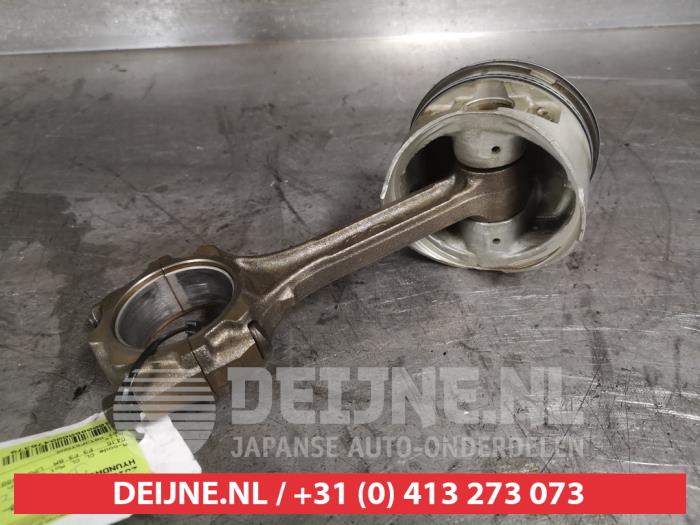 Piston d'un Hyundai Santa Fe I 2.4 16V 4x2 2003