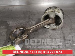 Piston d'un Hyundai Santa Fe I 2.4 16V 4x2 2003