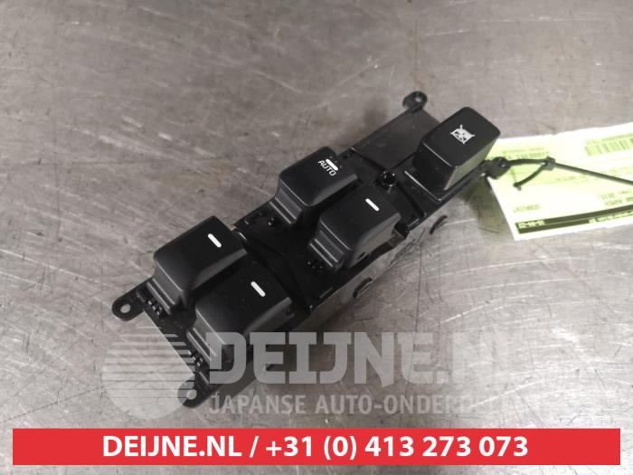 Usados Interruptor combinado de ventanillas Kia Rio III (UB) 1.2 CVVT 16V Precio € 50,00 Norma de margen ofrecido por V.Deijne Jap.Auto-onderdelen BV