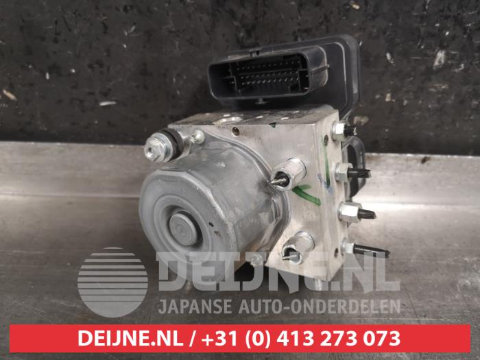 Używane Pompa ABS Nissan Qashqai (J11) 1.5 dCi DPF Cena € 75,00 Procedura marży oferowane przez V.Deijne Jap.Auto-onderdelen BV
