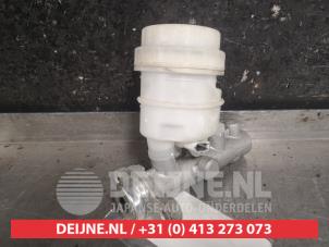 Used Master cylinder Mitsubishi L-200 2.5 DI-D 4x4 Price on request offered by V.Deijne Jap.Auto-onderdelen BV