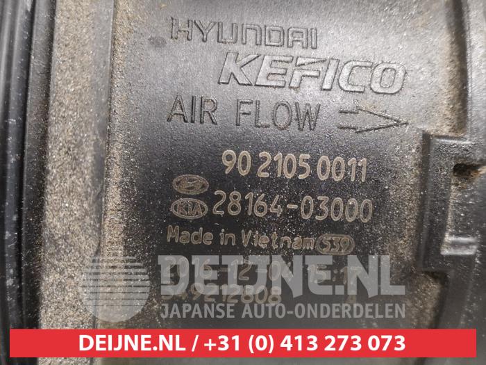 Airflow meter from a Kia Niro I (DE) 1.6 GDI Hybrid 2017