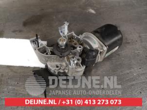 Used Front wiper motor Nissan Juke (F15) 1.5 dCi Price on request offered by V.Deijne Jap.Auto-onderdelen BV