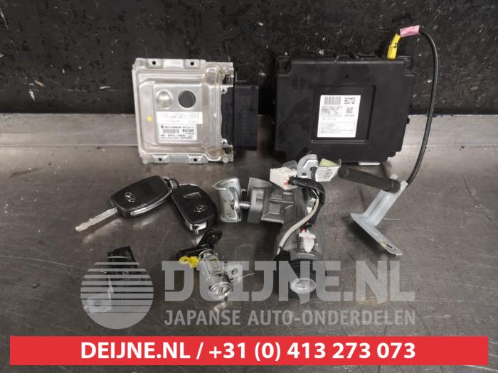 Used Engine management computer Hyundai i10 (B5) 1.0 12V Price € 125,00 Margin scheme offered by V.Deijne Jap.Auto-onderdelen BV