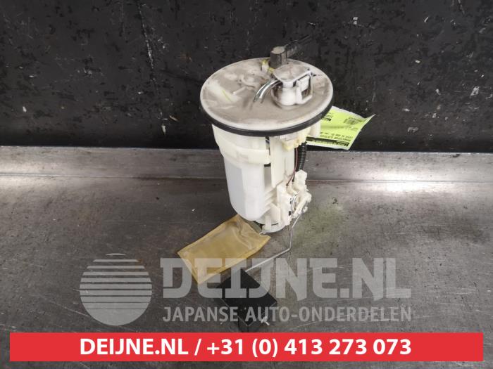 Usagé Pompe carburant électrique Lexus RX (U3) 400h V6 24V VVT-i 4x4 Prix € 100,00 Règlement à la marge proposé par V.Deijne Jap.Auto-onderdelen BV
