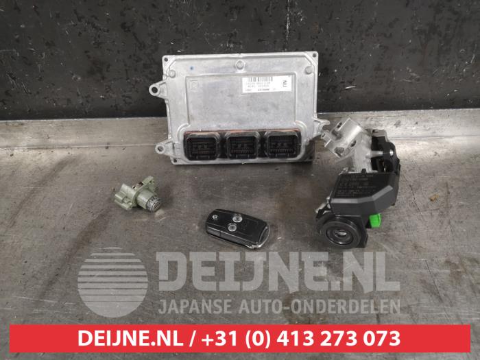 Used Engine management computer Honda Insight (ZE2) 1.3 16V VTEC Price € 150,00 Margin scheme offered by V.Deijne Jap.Auto-onderdelen BV