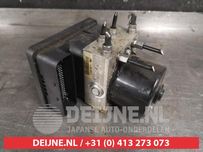 Usagé Bloc ABS Mazda 5 (CR19) 1.8i 16V Prix € 75,00 Règlement à la marge proposé par V.Deijne Jap.Auto-onderdelen BV