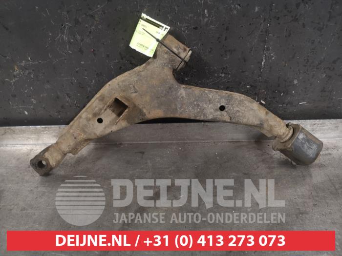 Front lower wishbone, left from a Hyundai Atos 1.0 12V 2002