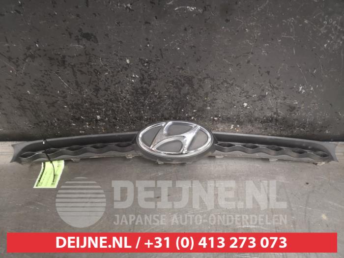 Grille from a Hyundai i10 (B5) 1.0 12V 2014