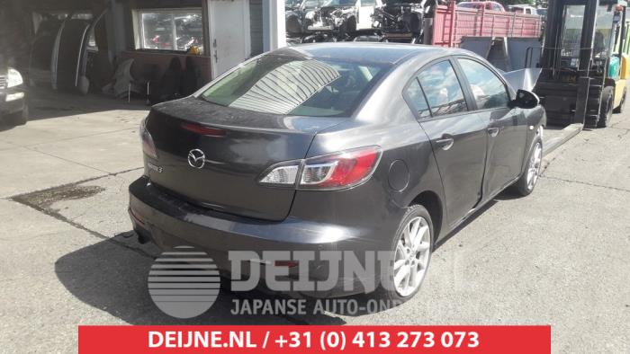 Używane Odblask tylnej klapy prawy Mazda 3 (BL12/BLA2/BLB2) 1.6 CiTD 16V Cena € 45,00 Procedura marży oferowane przez V.Deijne Jap.Auto-onderdelen BV