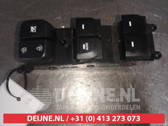 Usados Interruptor combinado de ventanillas Hyundai i10 (B5) 1.0 12V Precio € 35,00 Norma de margen ofrecido por V.Deijne Jap.Auto-onderdelen BV