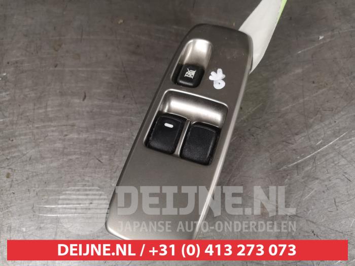 Usados Interruptor combinado de ventanillas Mitsubishi Pajero Canvas Top (V6/7) 3.2 DI-D 16V Precio € 25,00 Norma de margen ofrecido por V.Deijne Jap.Auto-onderdelen BV