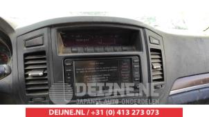 Usados Radio Mitsubishi Pajero Hardtop (V6/7) 3.2 DI-D 16V Autom. Precio € 300,00 Norma de margen ofrecido por V.Deijne Jap.Auto-onderdelen BV