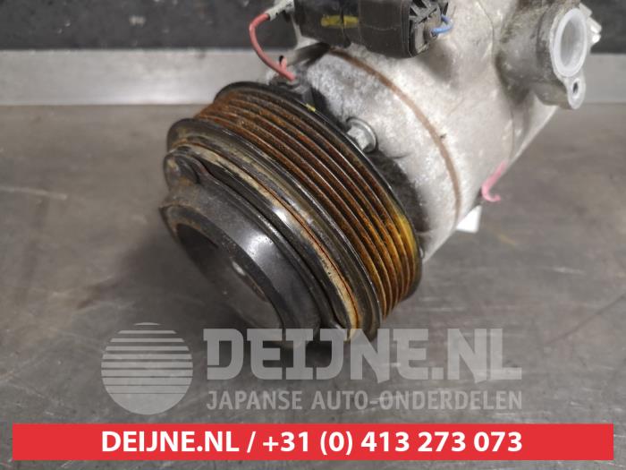 Air conditioning pump from a Mazda CX-5 (KF) 2.2 SkyActiv-D 150 16V 2WD 2018