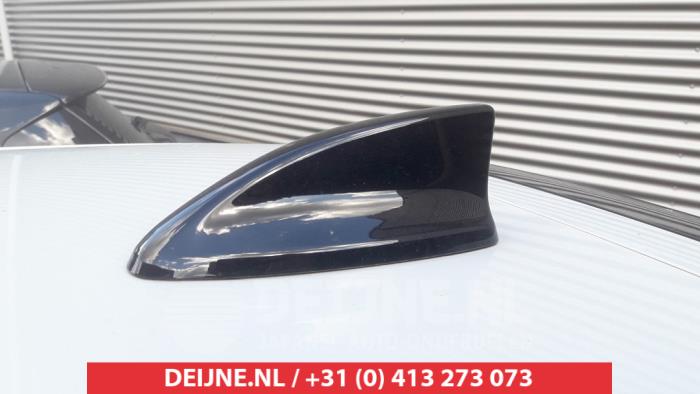 Używane Antena Honda Jazz (GR) 1.5 eHEV 16V Cena € 50,00 Procedura marży oferowane przez V.Deijne Jap.Auto-onderdelen BV