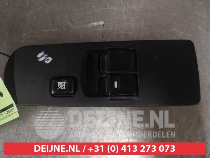Multi-functional window switch from a Mitsubishi Colt (Z2/Z3) 1.1 12V 2008