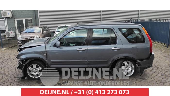 Usados Ventanilla triangular izquierda detrás Honda CR-V (RD5/6/7/8) 2.0i 16V VTEC Precio € 25,00 Norma de margen ofrecido por V.Deijne Jap.Auto-onderdelen BV