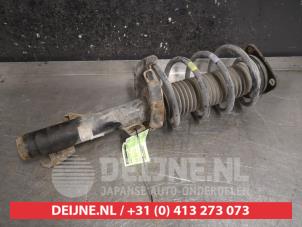 Used Front shock absorber rod, left Mazda 3 Sport (BK14) 1.3i 16V Price € 35,00 Margin scheme offered by V.Deijne Jap.Auto-onderdelen BV