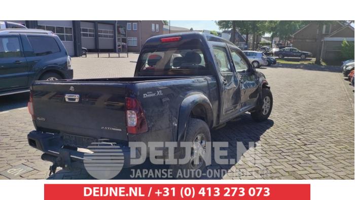 Używane Hak holowniczy Isuzu D-Max 2.5 D 4x4 Cena € 100,00 Procedura marży oferowane przez V.Deijne Jap.Auto-onderdelen BV