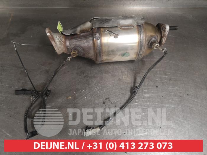 Catalytic converters with engine code LS685298 stock