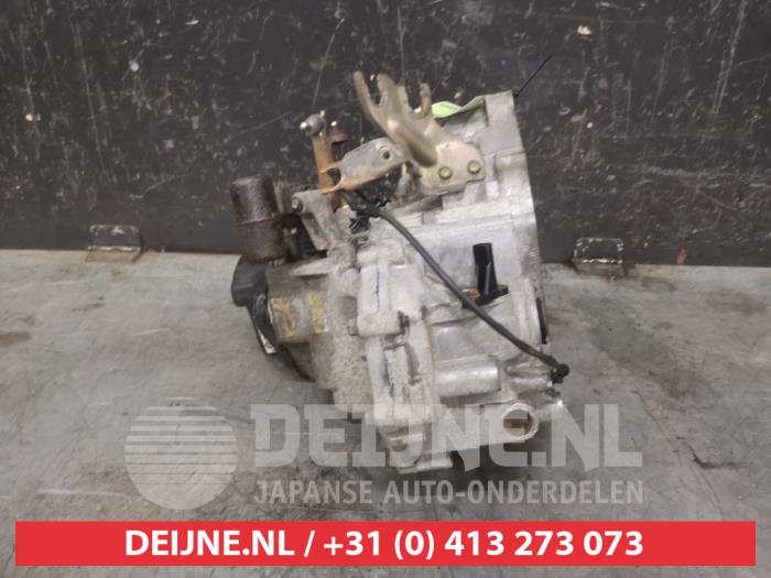 Getriebe van een Mazda 3 Sport (BK) 2.0i 16V 2004