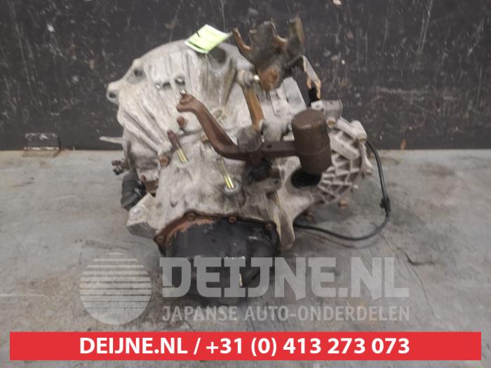Getriebe van een Mazda 3 Sport (BK) 2.0i 16V 2004