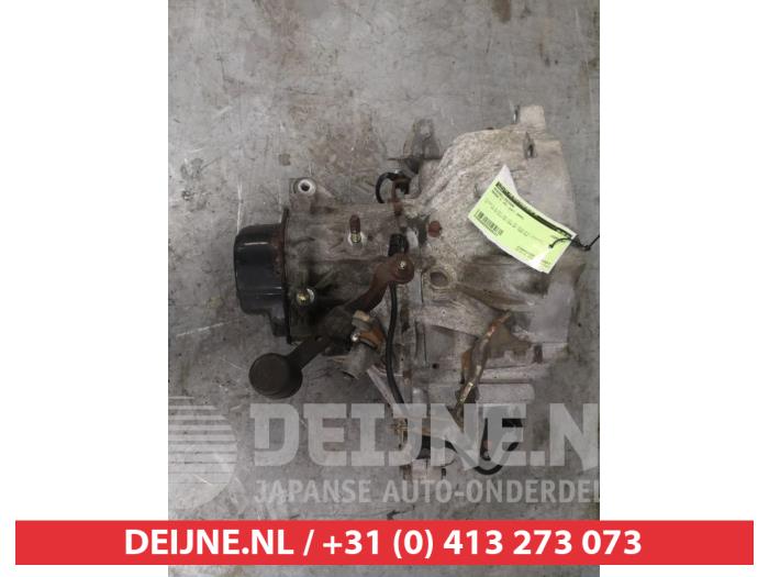 Getriebe van een Mazda 3 Sport (BK) 2.0i 16V 2004