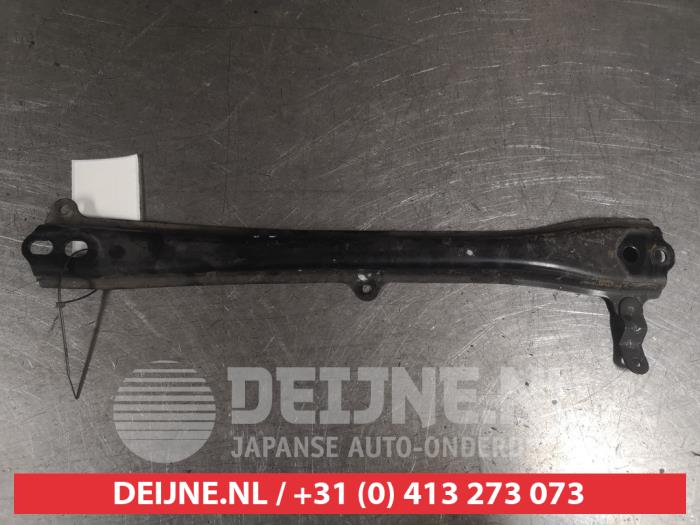 Begagnade Underram Toyota Prius (ZVW5) 1.8 16V Hybrid Pris på förfrågan erbjuds av V.Deijne Jap.Auto-onderdelen BV