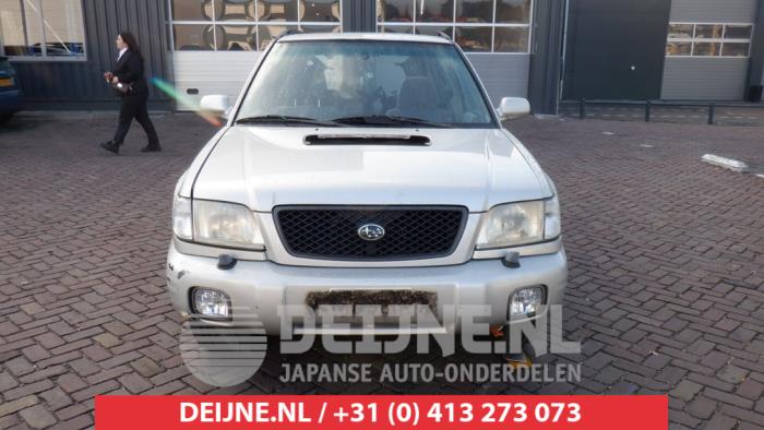 Grille from a Subaru Forester (SF) 2.0 16V S-Turbo 2000