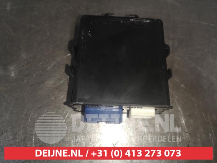 Gebrauchte Scheibenwischer Modul Toyota Land Cruiser V8 (J20) 4.5 D-4D 32V Preis auf Anfrage angeboten von V.Deijne Jap.Auto-onderdelen BV