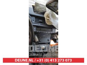 Używane Radio Lexus CT 200h 1.8 16V Cena € 100,00 Procedura marży oferowane przez V.Deijne Jap.Auto-onderdelen BV