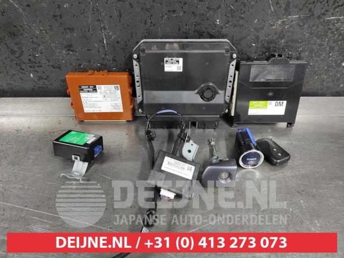 Used Engine management computer Lexus CT 200h 1.8 16V Price € 150,00 Margin scheme offered by V.Deijne Jap.Auto-onderdelen BV