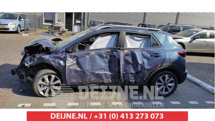 Usados Ventanilla triangular izquierda detrás Kia Stonic (YB) 1.0i T-GDi 12V Eco-Dynamics+ Precio € 50,00 Norma de margen ofrecido por V.Deijne Jap.Auto-onderdelen BV