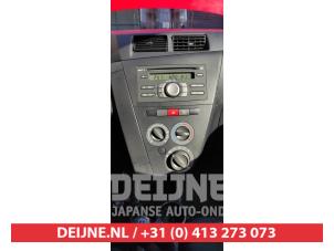 Gebrauchte Radio Daihatsu Cuore (L251/271/276) 1.0 12V DVVT Preis € 50,00 Margenregelung angeboten von V.Deijne Jap.Auto-onderdelen BV