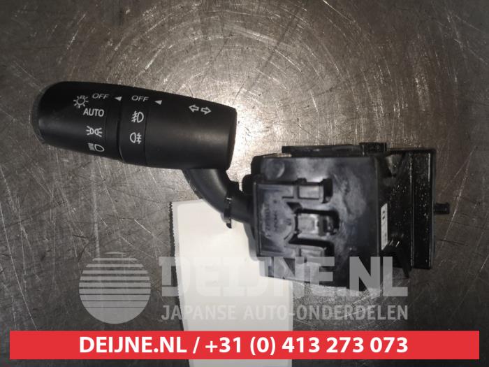 Używane Przelacznik swiatel Mazda 6 SportBreak (GJ/GH/GL) 2.2 SkyActiv-D 150 16V Cena € 30,00 Procedura marży oferowane przez V.Deijne Jap.Auto-onderdelen BV