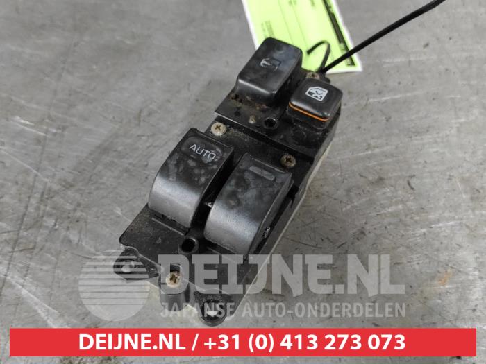Usados Interruptor combinado de ventanillas Toyota Paseo (EL54) 1.5i,GT MPi 16V Precio € 40,00 Norma de margen ofrecido por V.Deijne Jap.Auto-onderdelen BV