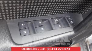 Usados Interruptor combinado de ventanillas Chevrolet Captiva (C100) 2.0 CDTI 16V 127 4x2 Precio de solicitud ofrecido por V.Deijne Jap.Auto-onderdelen BV