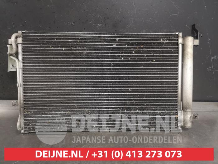 Klima Kondensor van een Kia Cerato 1.6 16V 2006