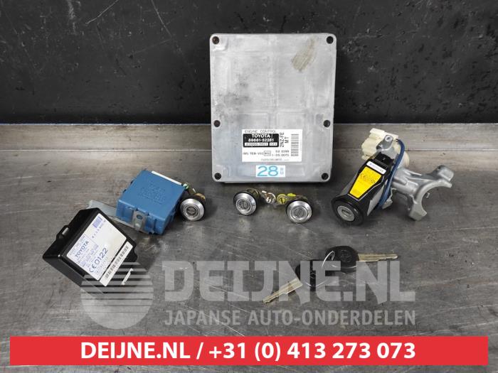 Kit serrure cylindre (complet) d'un Toyota Yaris Verso (P2) 1.3 16V 2002