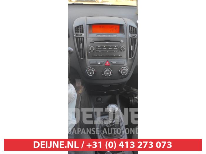 Begagnade Innerdisplay Kia Cee'd (EDB5) 1.4 CVVT 16V Pris € 30,00 Marginaltabell erbjuds av V.Deijne Jap.Auto-onderdelen BV