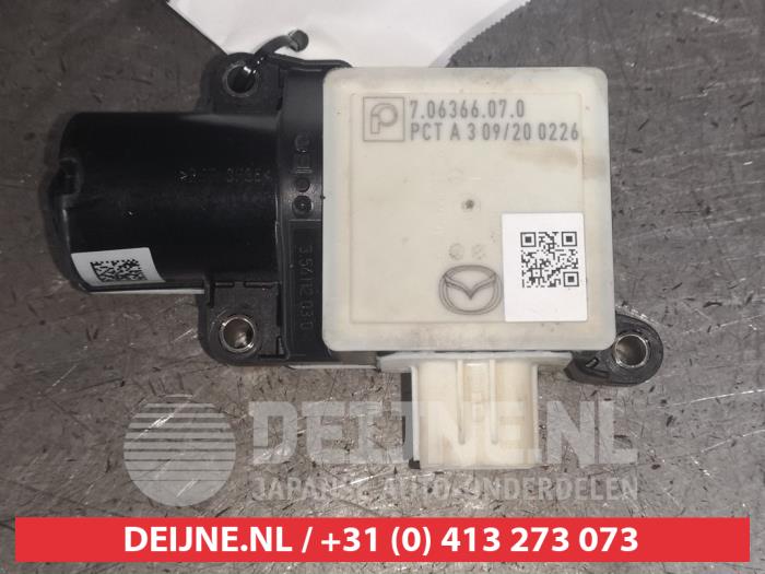 Exhaust throttle valve Mazda 3 Sport 2.0 SkyActivG 122 Mild Hybrid 16V