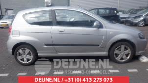 Używane Szyba drzwi prawych wersja 2-drzwiowa Chevrolet Kalos (SF48) 1.4 16V Cena € 35,00 Procedura marży oferowane przez V.Deijne Jap.Auto-onderdelen BV