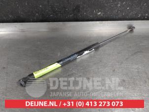 Usagé Amortisseur à gaz arrière droit Honda CR-V (RM) 2.0 i-VTEC 16V 4x4 Prix sur demande proposé par V.Deijne Jap.Auto-onderdelen BV