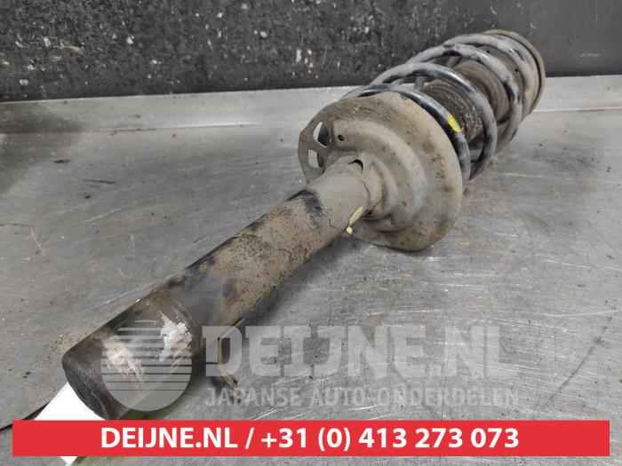 Front shock absorber rod, right from a Toyota Aygo (B10) 1.4 HDI 2007