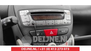 Usagé Radio Toyota Aygo (B10) 1.0 12V VVT-i Prix € 50,00 Règlement à la marge proposé par V.Deijne Jap.Auto-onderdelen BV