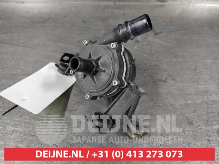 Begagnade Extra vattenpump Kia Niro I (DE) 1.6 GDI Hybrid Pris på förfrågan erbjuds av V.Deijne Jap.Auto-onderdelen BV