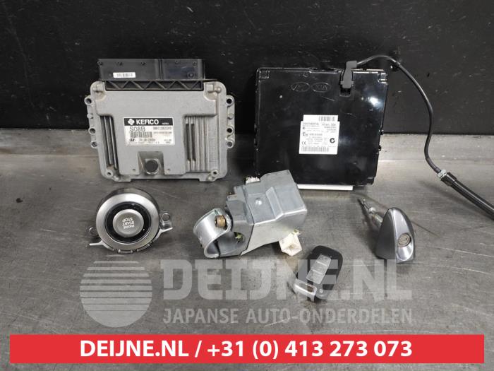 Used Engine management computer Hyundai Veloster 1.6 GDI 16V Price € 125,00 Margin scheme offered by V.Deijne Jap.Auto-onderdelen BV