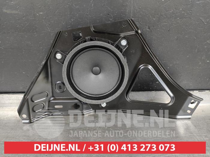 Używane Glosnik Toyota Yaris IV (P21/PA1/PH1) 1.6 GR Cena na żądanie oferowane przez V.Deijne Jap.Auto-onderdelen BV