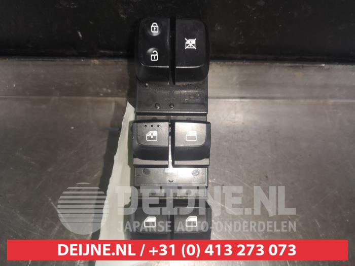 Usados Interruptor combinado de ventanillas Kia Picanto (JA) 1.0 12V Precio € 35,00 Norma de margen ofrecido por V.Deijne Jap.Auto-onderdelen BV