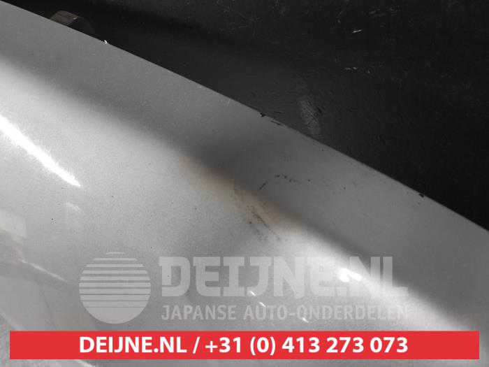 Front wing, right from a Nissan NP 300 (D22SS) 2.5 dCi 16V 4x4 2010